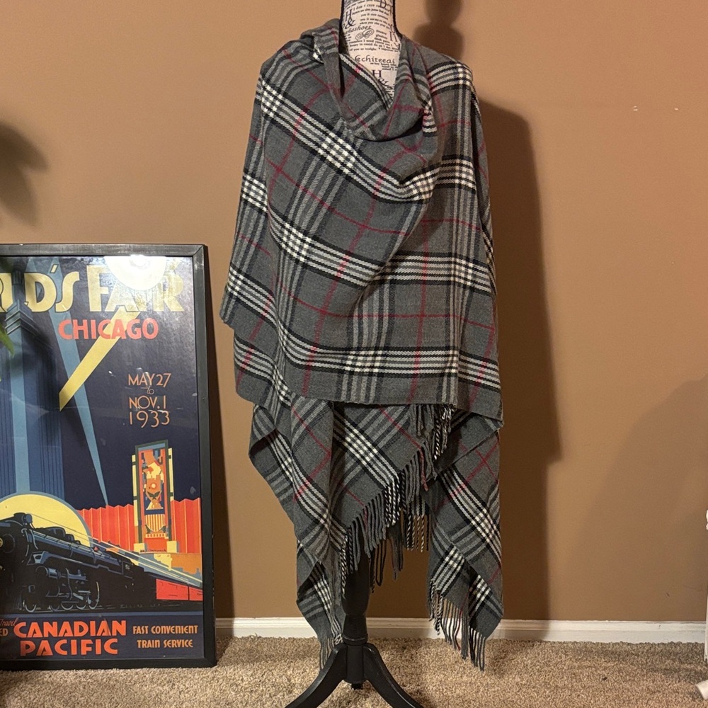 V. FRAAS Gray and Red Plaid Wrap Scarf